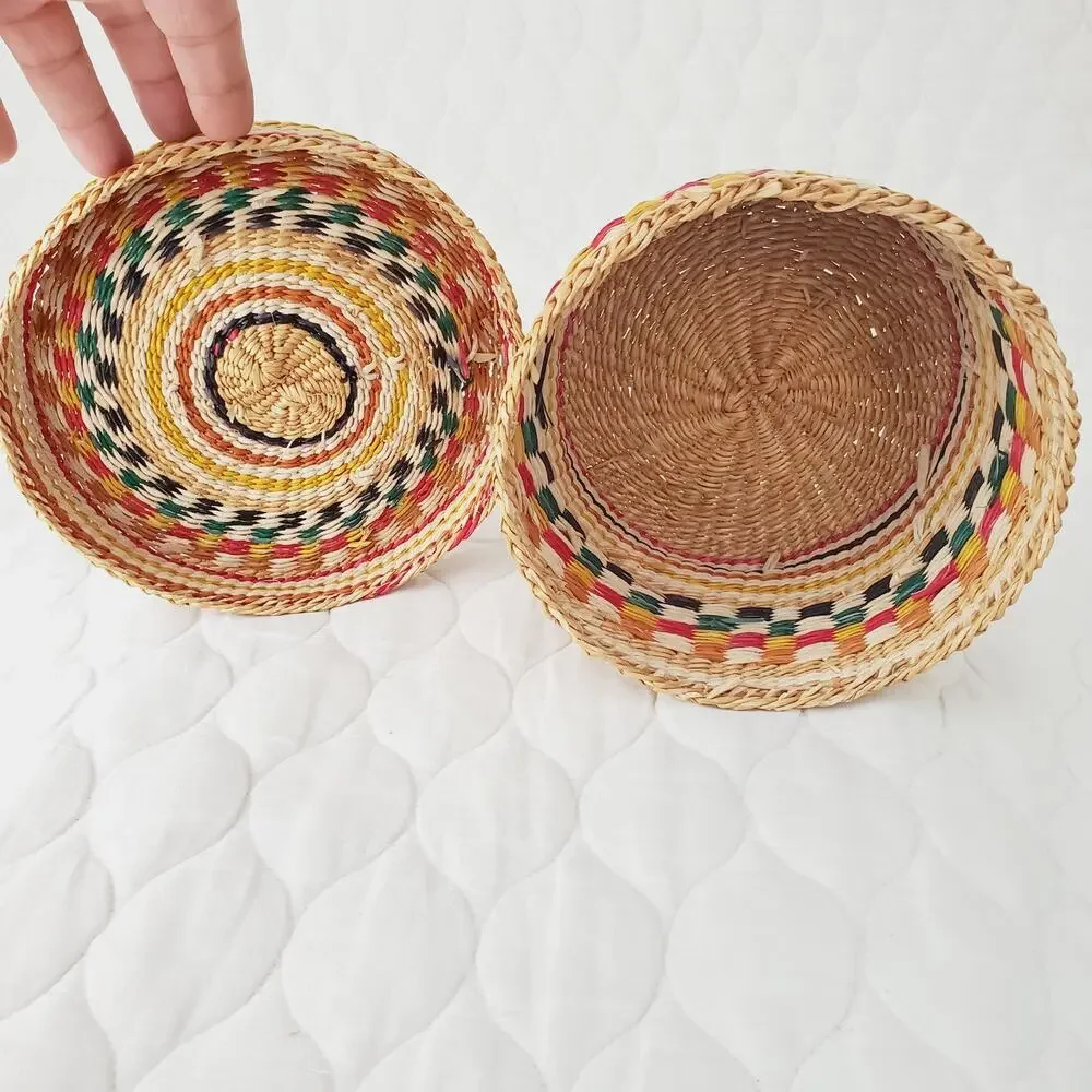 Woven Grass Lidded Basket 6 3/4” Round Red Green Christmas